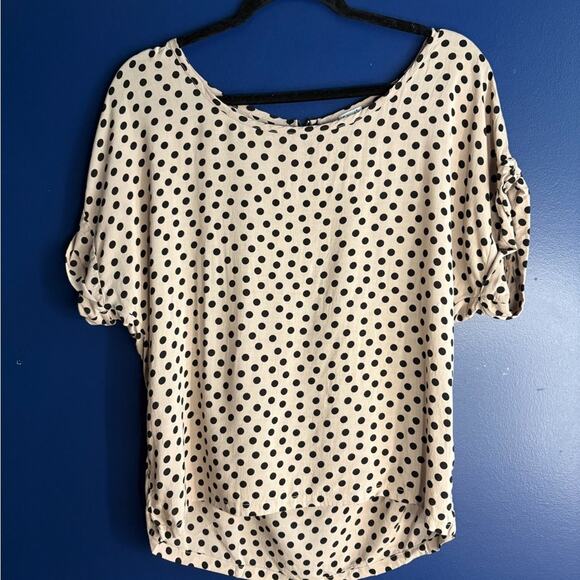 Splendid ivory Flutter Sleeve Blouse Relaxed Fit size medium - Picture 5 of 8